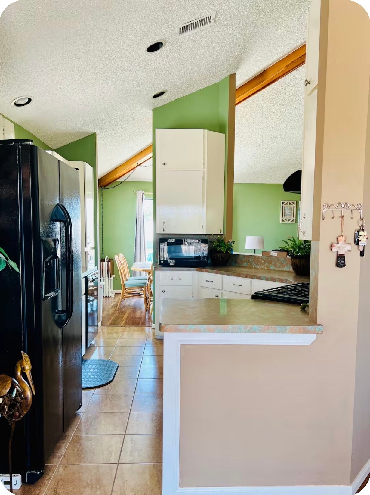 Building Photo - 402 14th St