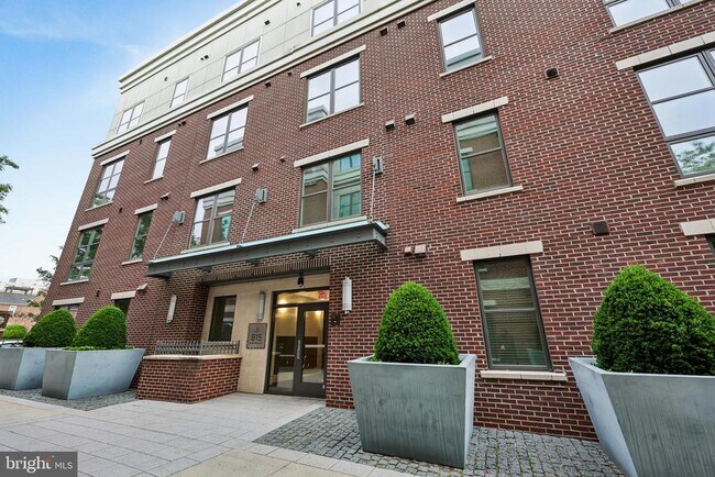 Building Photo - 815 N Patrick St