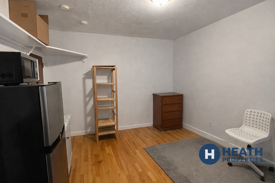 Building Photo - 28 S Huntington Ave