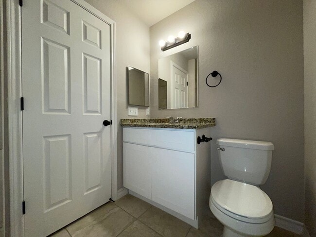 Building Photo - Town home for rent