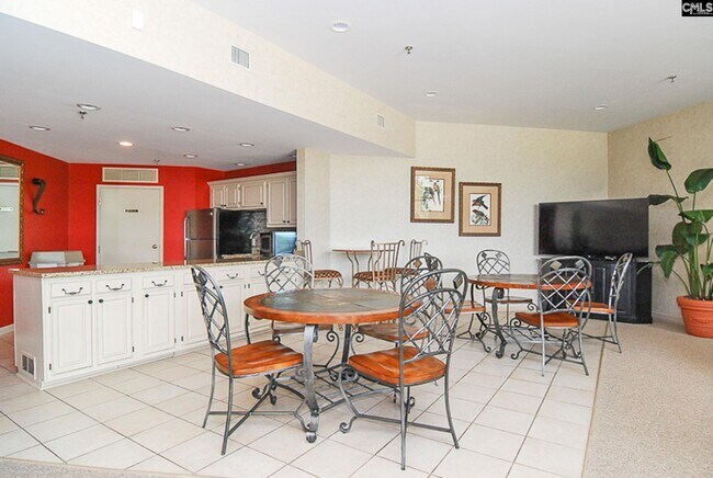 Building Photo - 100 Sunset Blvd