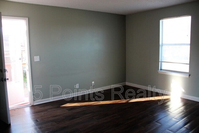 Building Photo - 308 Prince Ave