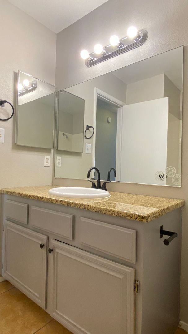 Building Photo - 8740 Cremona Dr