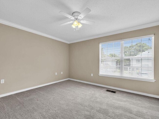 Building Photo - 983 Scenic Oak Ln
