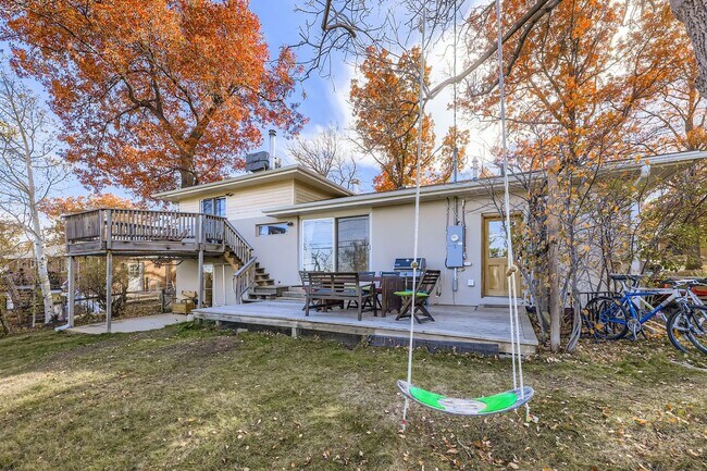 Building Photo - 2425 Dartmouth Ave