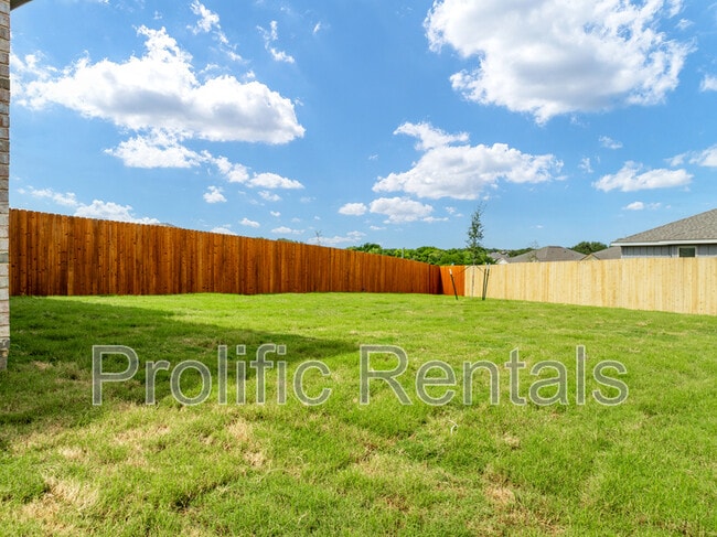 Building Photo - 5221 Rose Gdn Lp