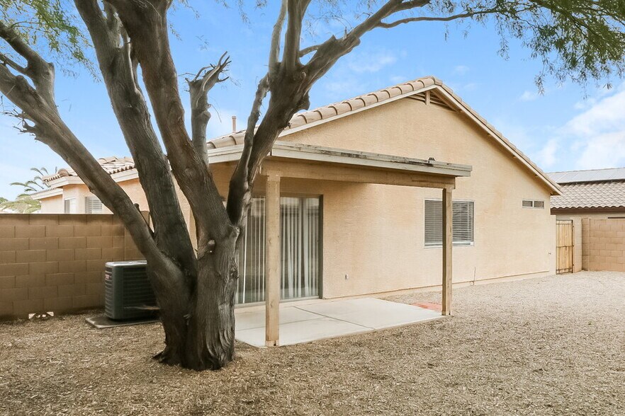 Building Photo - 13833 W Bola Dr