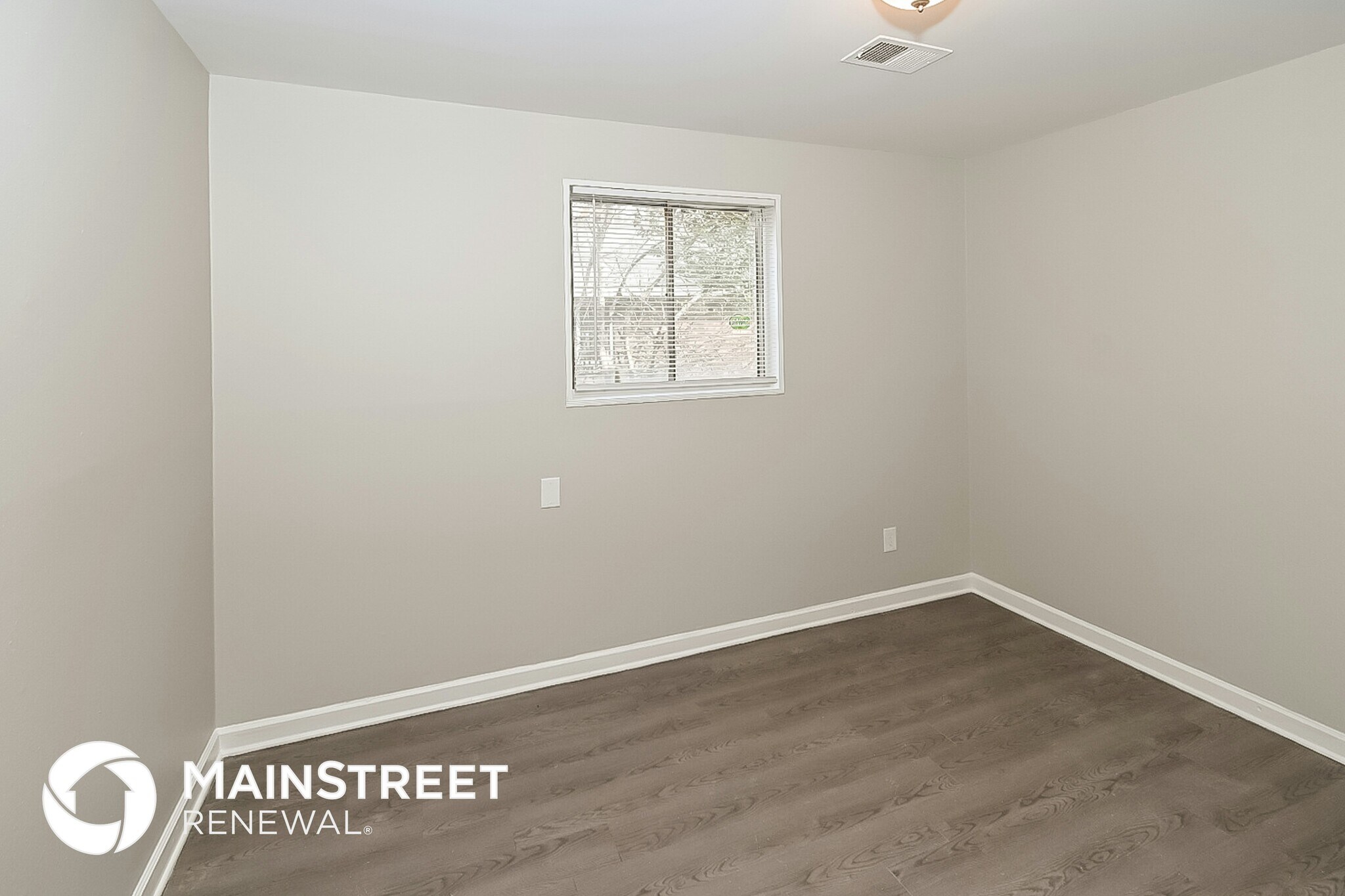 Building Photo - 1058 Avon Rd