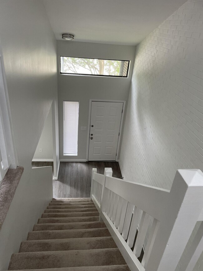 Building Photo - 159 Harvest Dr