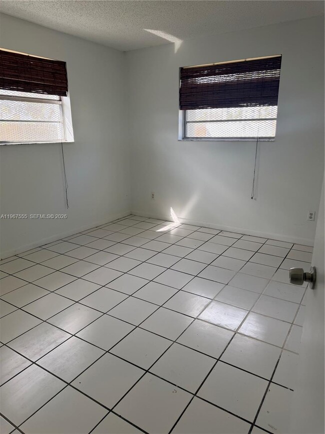 Building Photo - 28150 SW 153rd Ave