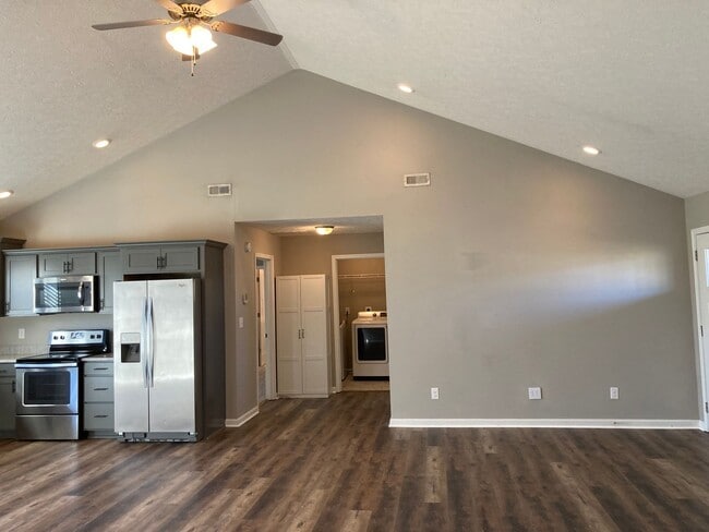 Building Photo - New & Improved Price!