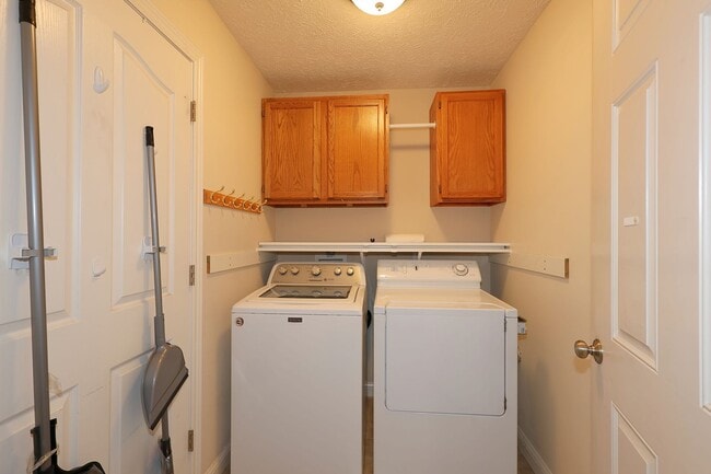 Building Photo - Room Share Rental: Spacious 2 Bedroom / 2 Bath Home Room Share – All Utilities & Internet Included!