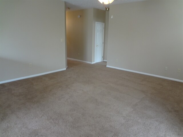 Building Photo - 613 Burr Oak Dr