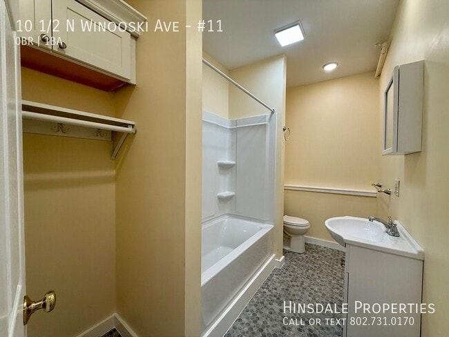 Building Photo - 10 1/2 N Winooski Ave-#11