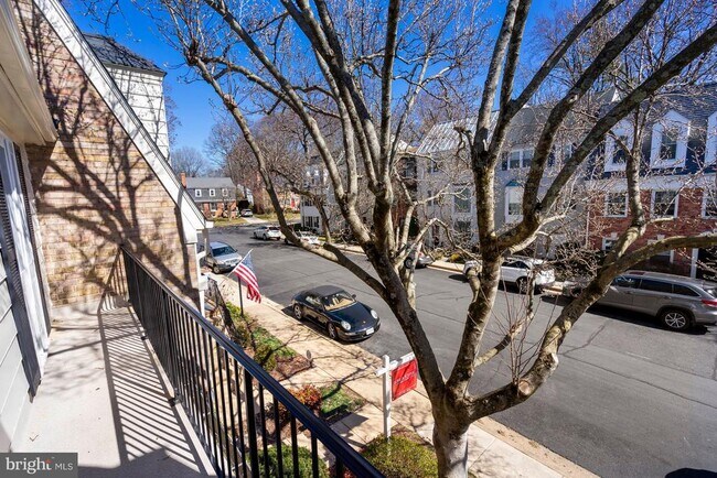 Building Photo - 1110 Wimbledon Dr