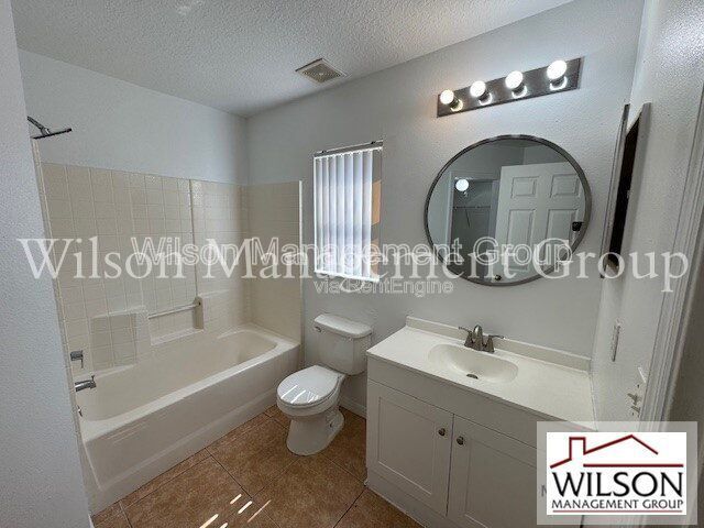 Building Photo - 5083 Luna Negra Dr