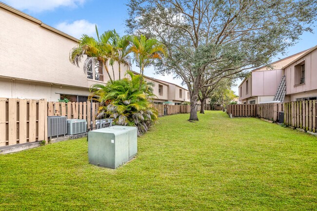 Building Photo - 881 NW 81st Way