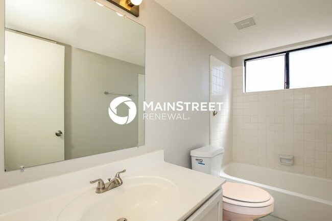 Building Photo - 3 Bedroom Pet-Friendly Home in Glendale, A...