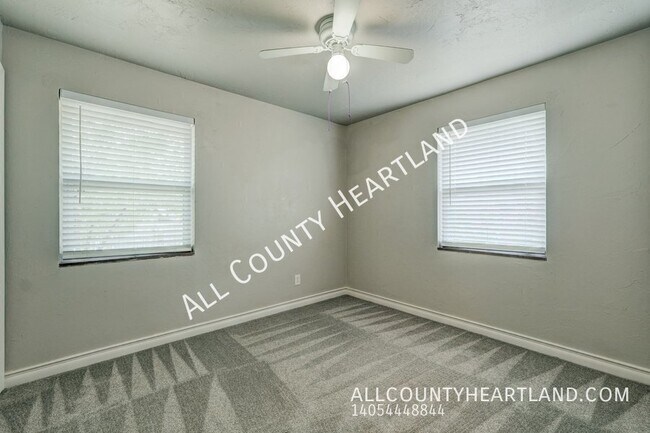 Building Photo - 3921 NW 51st St