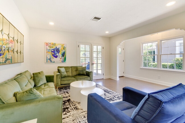 Building Photo - 15 S Lawsona Blvd