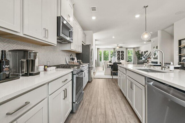 Building Photo - 409 Nix Ln