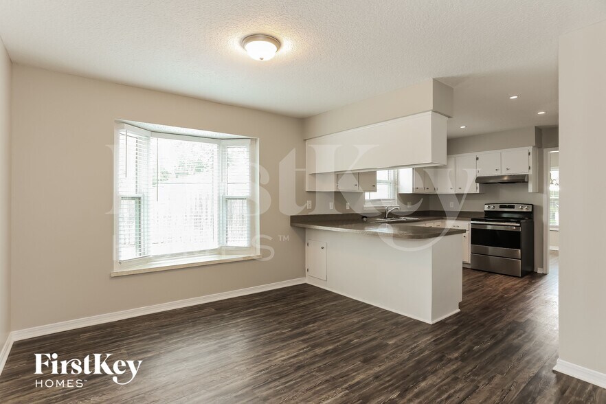 Building Photo - 800 Driftwood Pl