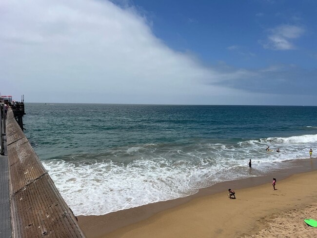 Building Photo - Beachside Living on Balboa Peninsula - Com...