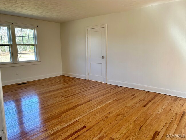 Building Photo - 2801 Dogtown Rd