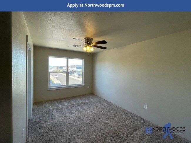 Building Photo - Gorgeous 2 Bedroom 2.5 Bath Townhome  in W...