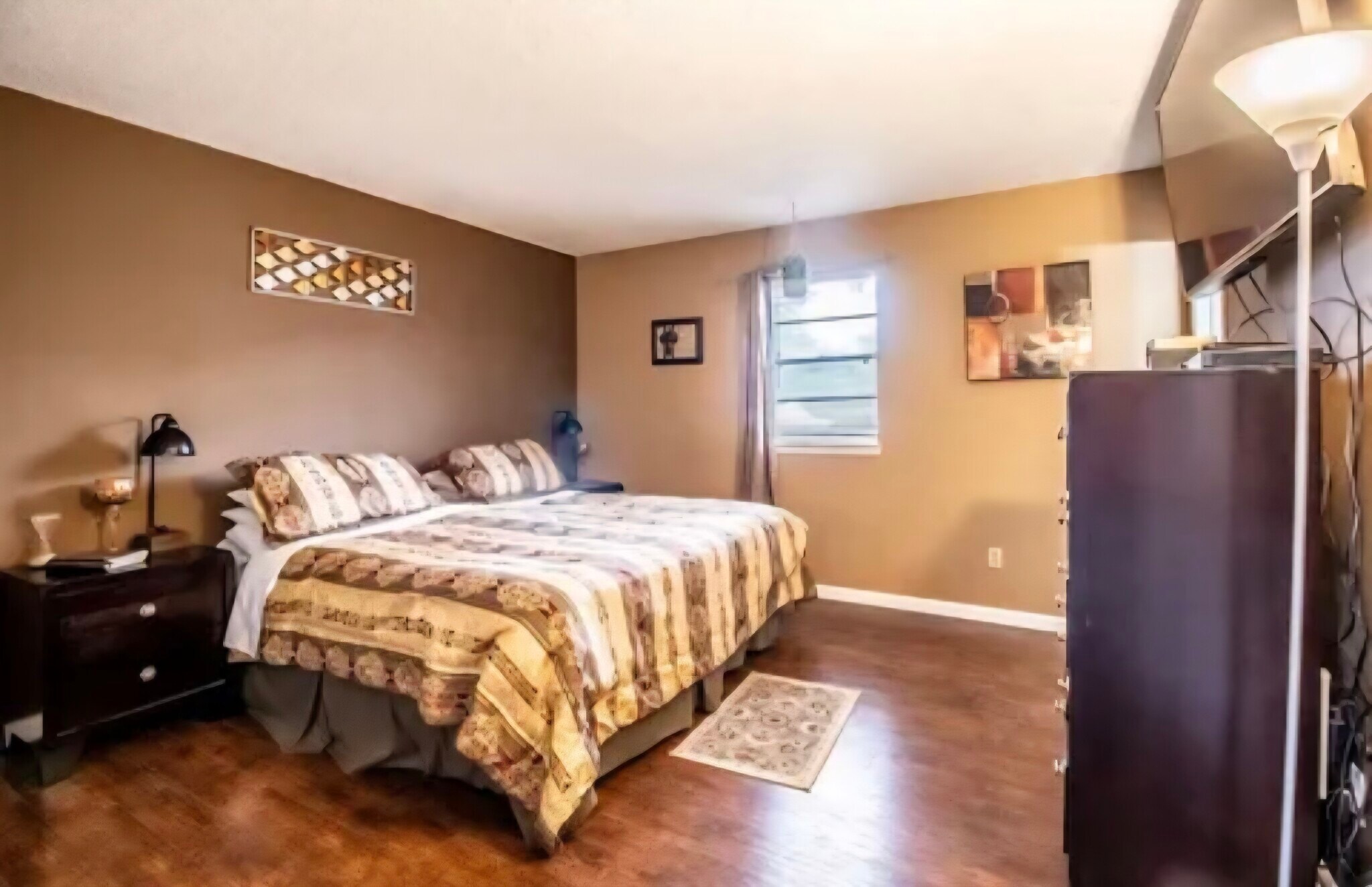 Building Photo - 2322 77th St