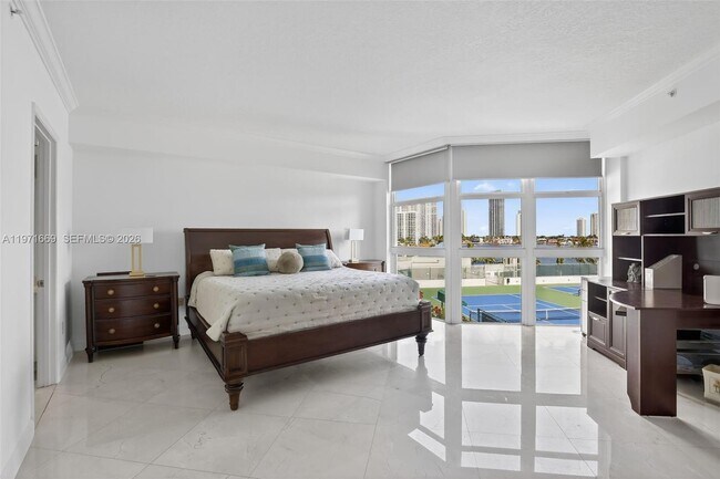 Building Photo - 3370 Hidden Bay Dr