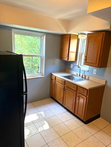 Kitchen - 1035 McCabe St