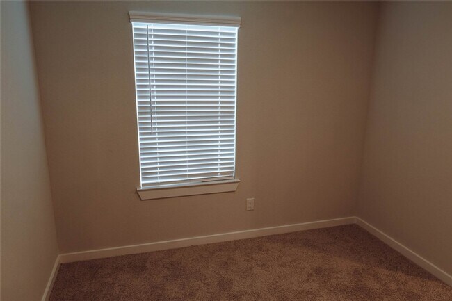 Building Photo - 8606 Blueberry Ash St