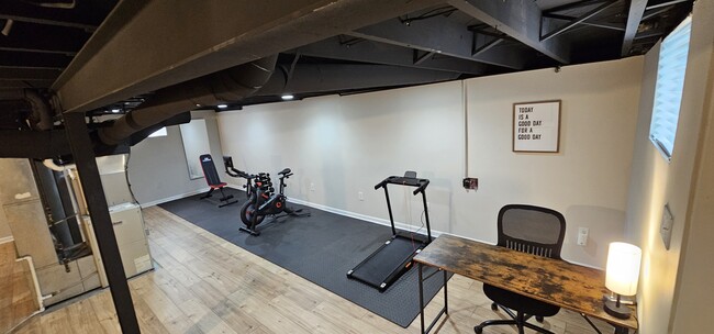 Building Photo - 2604 Tamm Ave