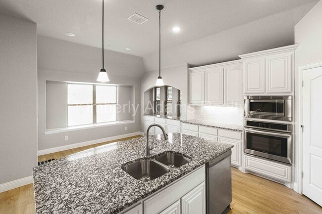 Building Photo - 213 Lariat Trail