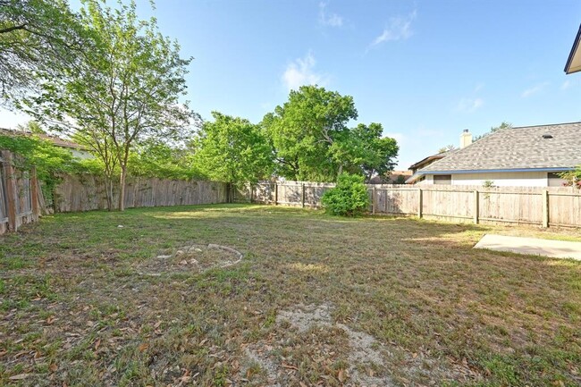 Building Photo - 14721 Yora Dr