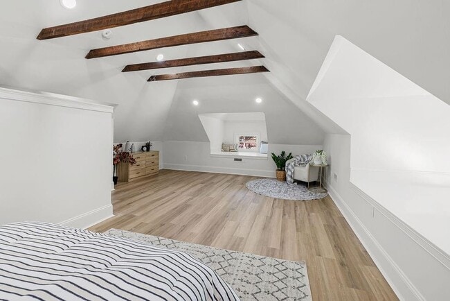 Building Photo - 508 Charles St