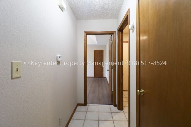 Building Photo - Recently Updated 3 Bed 2.5 Bath in Bixby - Move in Ready!