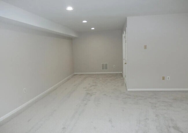 Building Photo - 36 Eraser Rd
