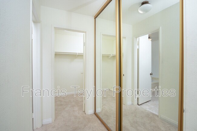 Building Photo - 3209 Avenida Hacienda