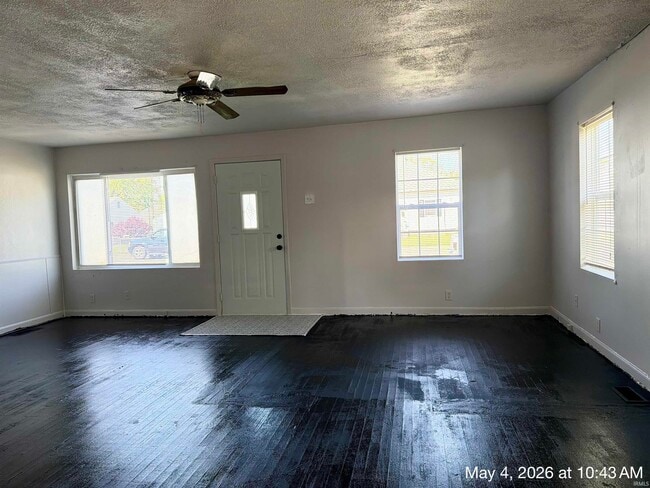 Building Photo - 1410 N Jay St