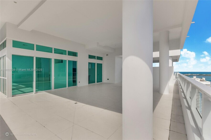 Building Photo - 1080 Brickell Ave