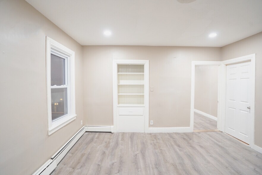 Building Photo - 188 Stanwood St