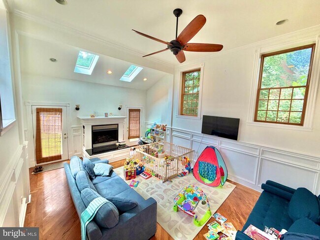 Building Photo - 7538 Morningside Dr NW