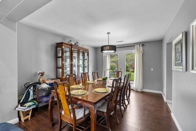 Building Photo - 26426 Cardinal Dr