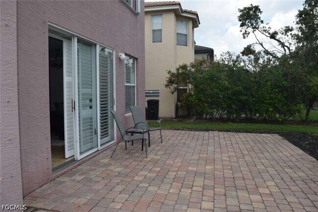 Building Photo - 9923 Springlake Cir