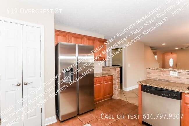 Building Photo - 419 Overcrest St