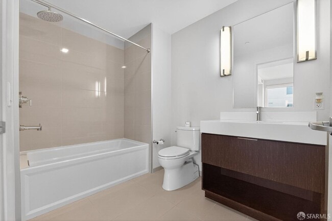 Building Photo - 10 Innes Ct