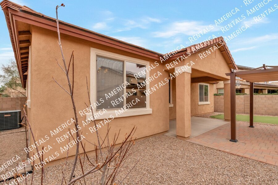 Building Photo - 8431 N Mountain Stone Pine Way