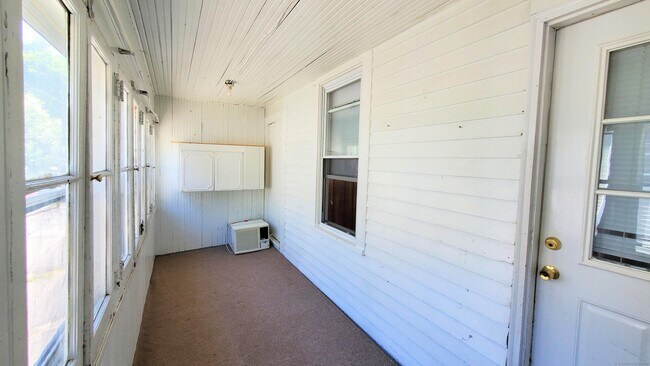 Building Photo - 266 Falls Ave